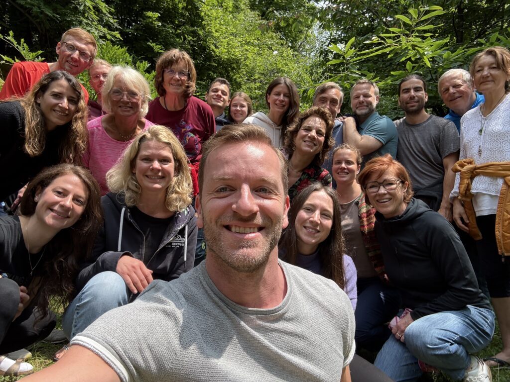 Foto einer Gruppe eines Retreat Lehrers